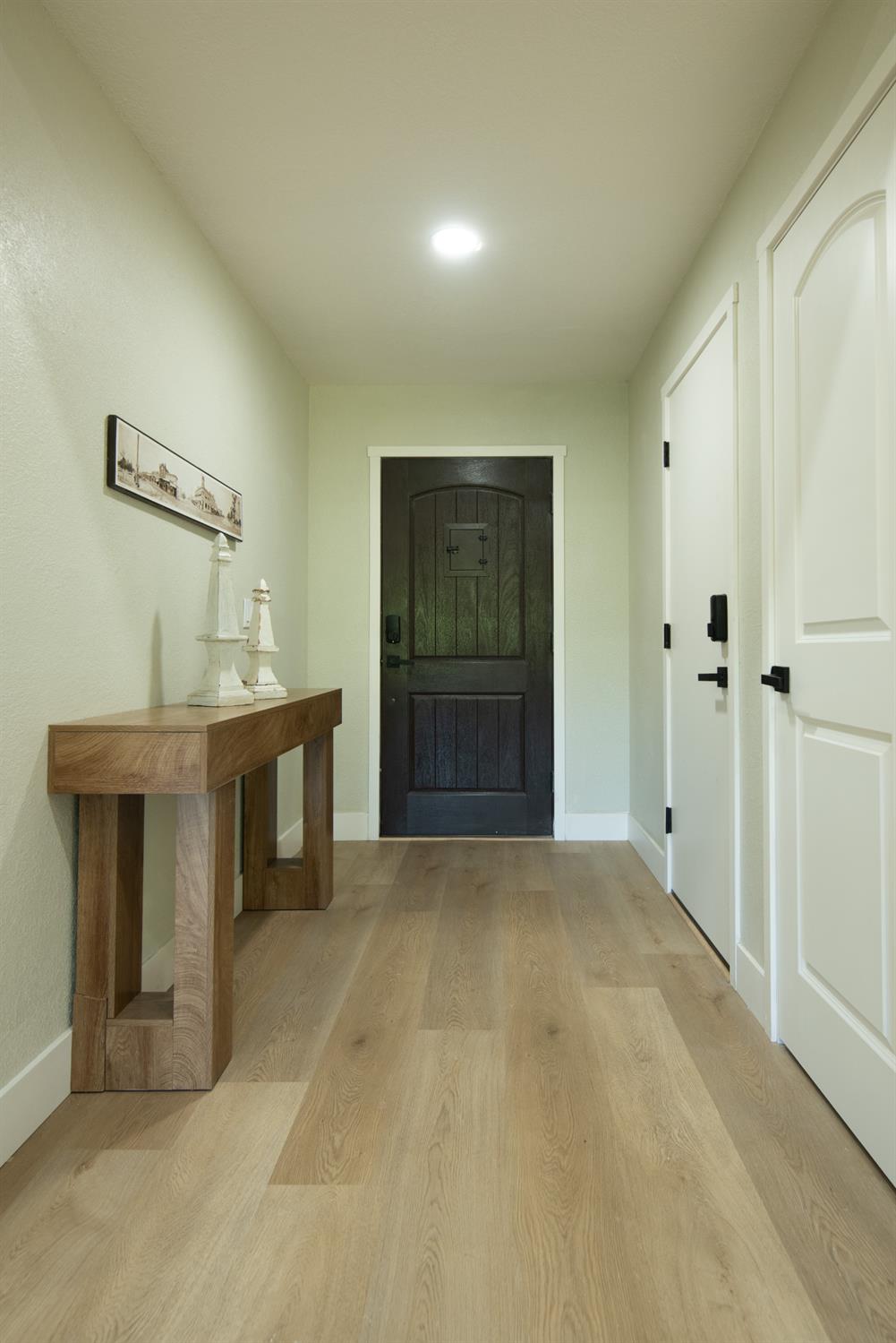 Detail Gallery Image 5 of 36 For 892 River Bluff Dr, Oakdale,  CA 95361 - 3 Beds | 2 Baths
