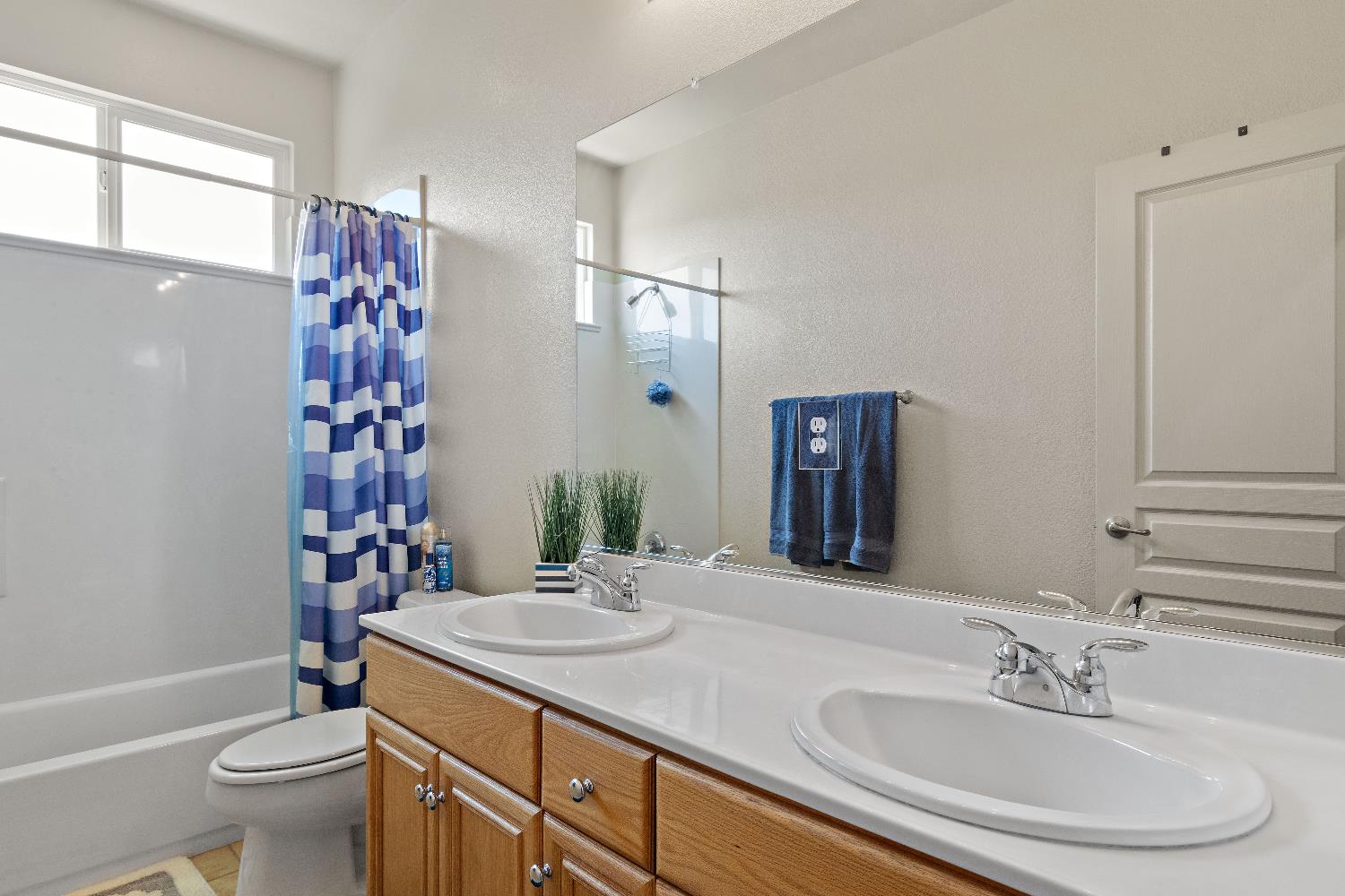 Detail Gallery Image 23 of 33 For 2316 Mendocino Dr, Oakdale,  CA 95361 - 4 Beds | 2/1 Baths