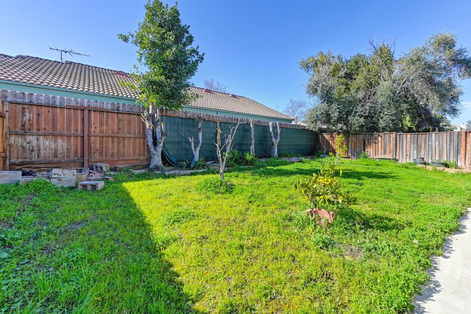 Detail Gallery Image 42 of 42 For 8924 La Margarita Way, Sacramento,  CA 95828 - 4 Beds | 2/1 Baths