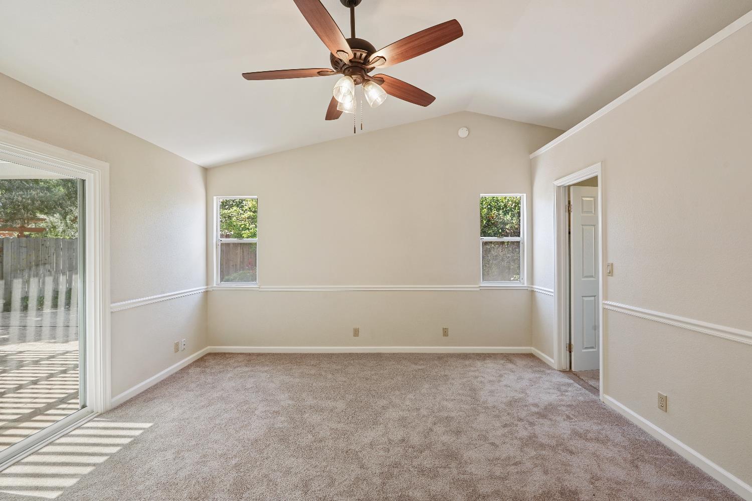 Detail Gallery Image 30 of 61 For 6001 Laguna Villa Way, Elk Grove,  CA 95758 - 3 Beds | 2 Baths