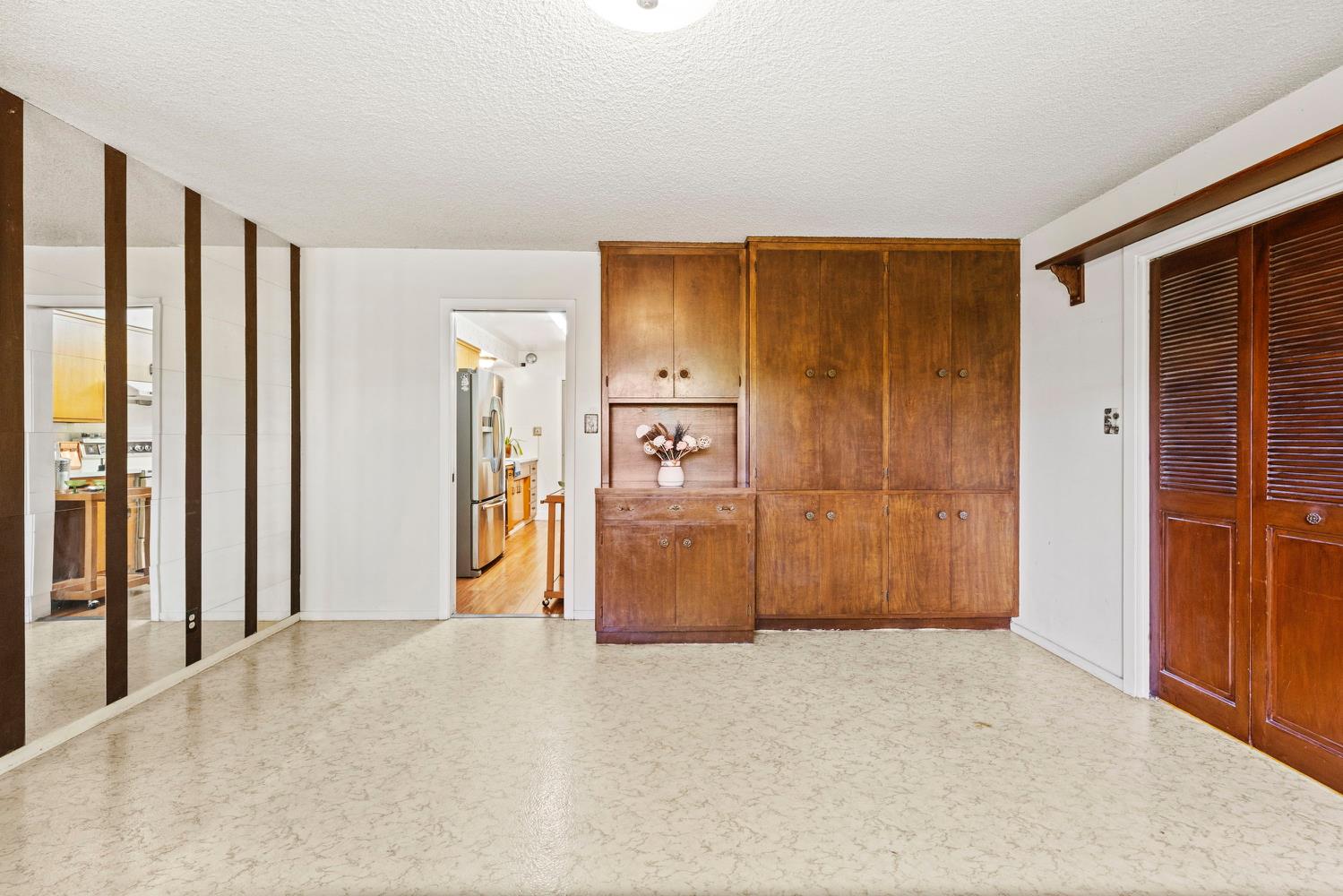 Detail Gallery Image 11 of 34 For 6010 Holstein Way, Sacramento,  CA 95822 - 3 Beds | 2/1 Baths