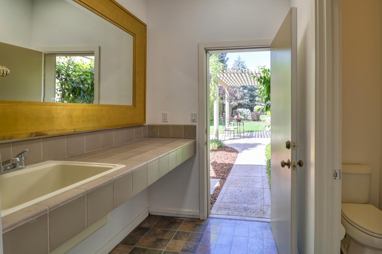 Detail Gallery Image 54 of 62 For 11464 Huntington Village Ln, Gold River,  CA 95670 - 4 Beds | 4/2 Baths