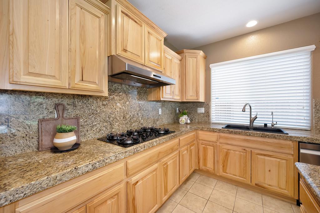 Detail Gallery Image 32 of 78 For 10317 Hite Cir, Elk Grove,  CA 95757 - 5 Beds | 3 Baths