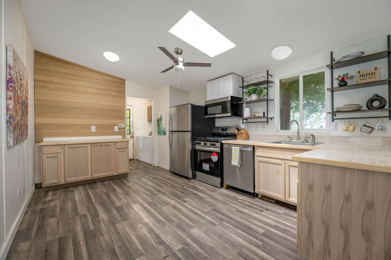 Detail Gallery Image 9 of 47 For 12606 Black Rd, –,  CA 95977 - 3 Beds | 2 Baths