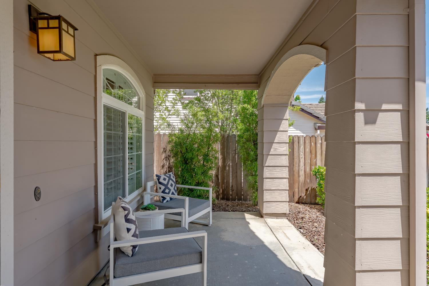 Detail Gallery Image 35 of 44 For 1014 Thompson Cir, Folsom,  CA 95630 - 4 Beds | 2 Baths