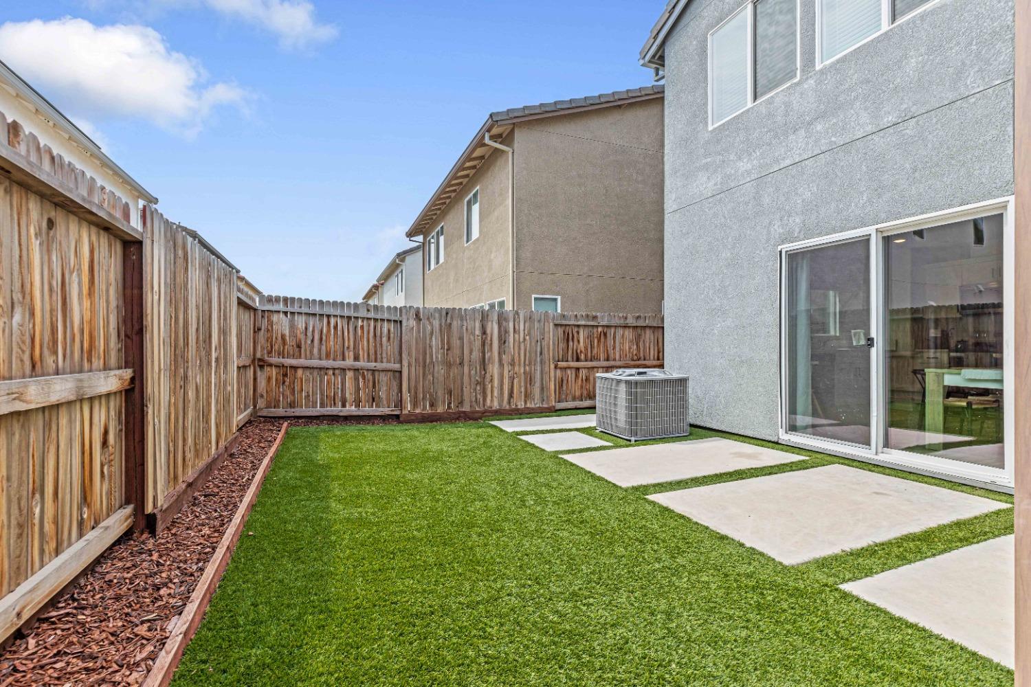 Detail Gallery Image 29 of 50 For 450 Rainbow Falls Ln, Manteca,  CA 95337 - 3 Beds | 2/1 Baths