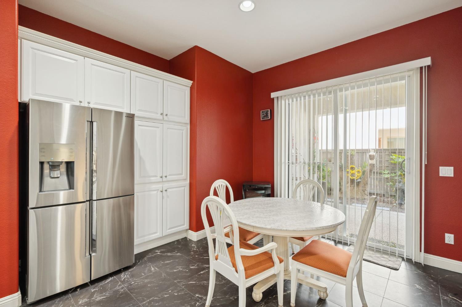Detail Gallery Image 14 of 41 For 2832 Rockaway Ln, Sacramento,  CA 95835 - 2 Beds | 2 Baths