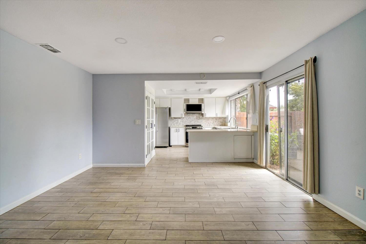 Detail Gallery Image 10 of 31 For 3401 Nut Plains Dr, Sacramento,  CA 95827 - 4 Beds | 2 Baths
