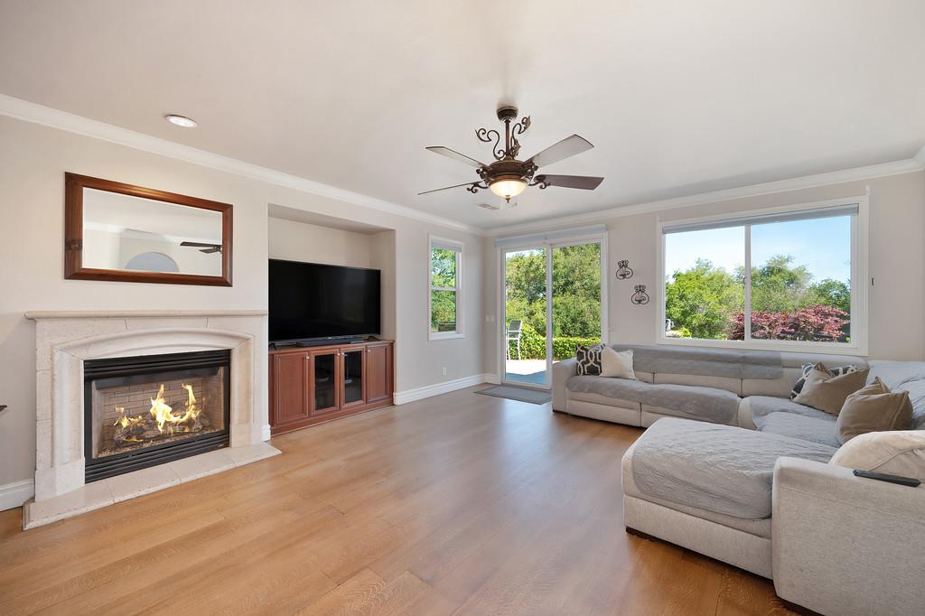 Detail Gallery Image 18 of 37 For 3327 Bordeaux Dr, El Dorado Hills,  CA 95762 - 5 Beds | 3/1 Baths