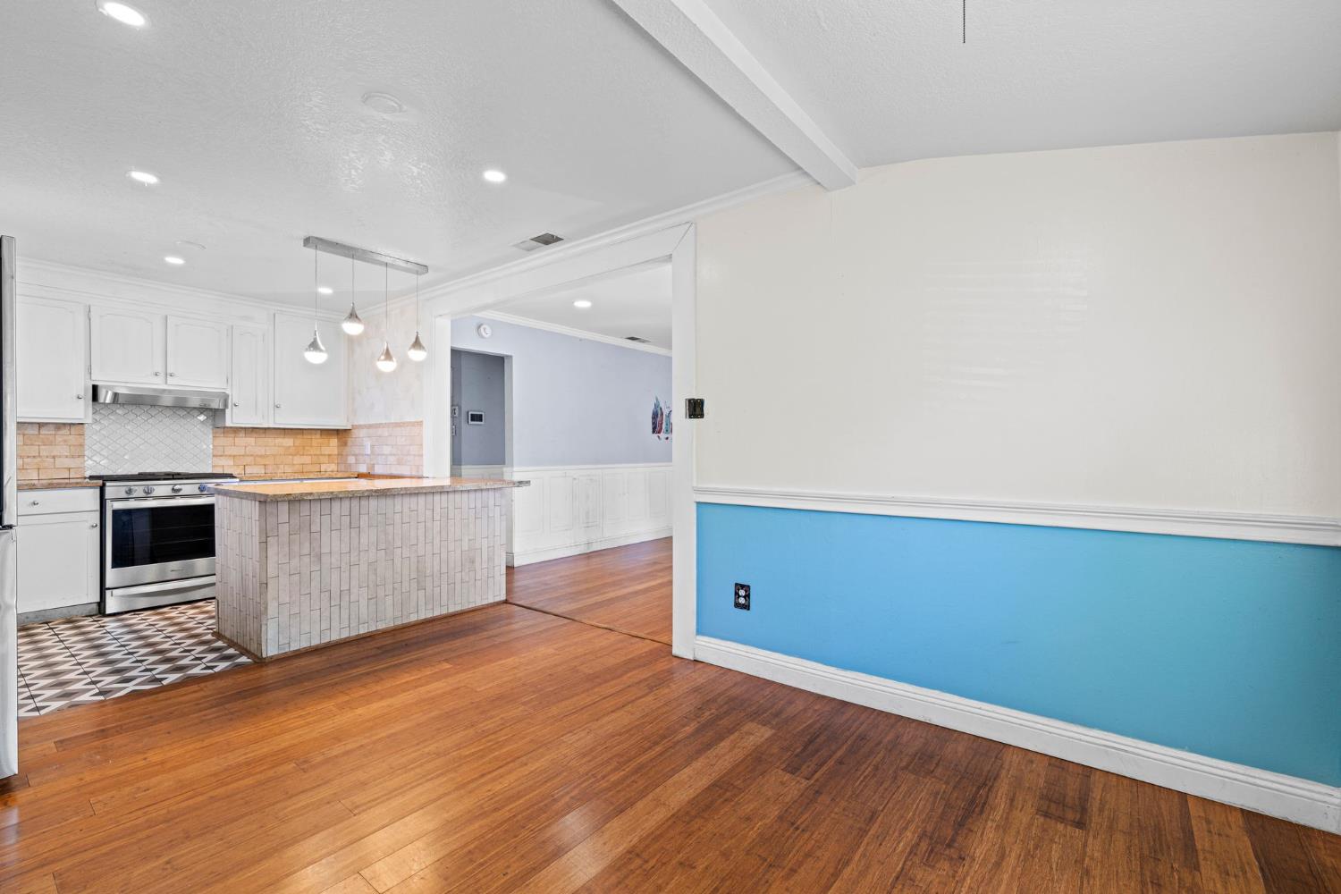 Detail Gallery Image 9 of 28 For 10529 Malaga Way, Rancho Cordova,  CA 95670 - 3 Beds | 2 Baths