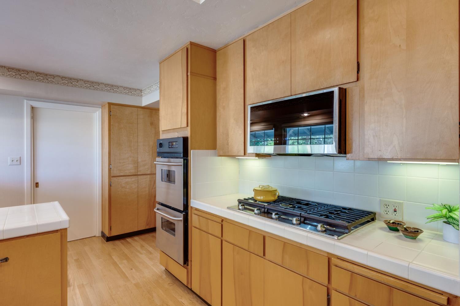 Detail Gallery Image 4 of 43 For 4138 Yacht Harbor Dr, Stockton,  CA 95204 - 3 Beds | 2 Baths