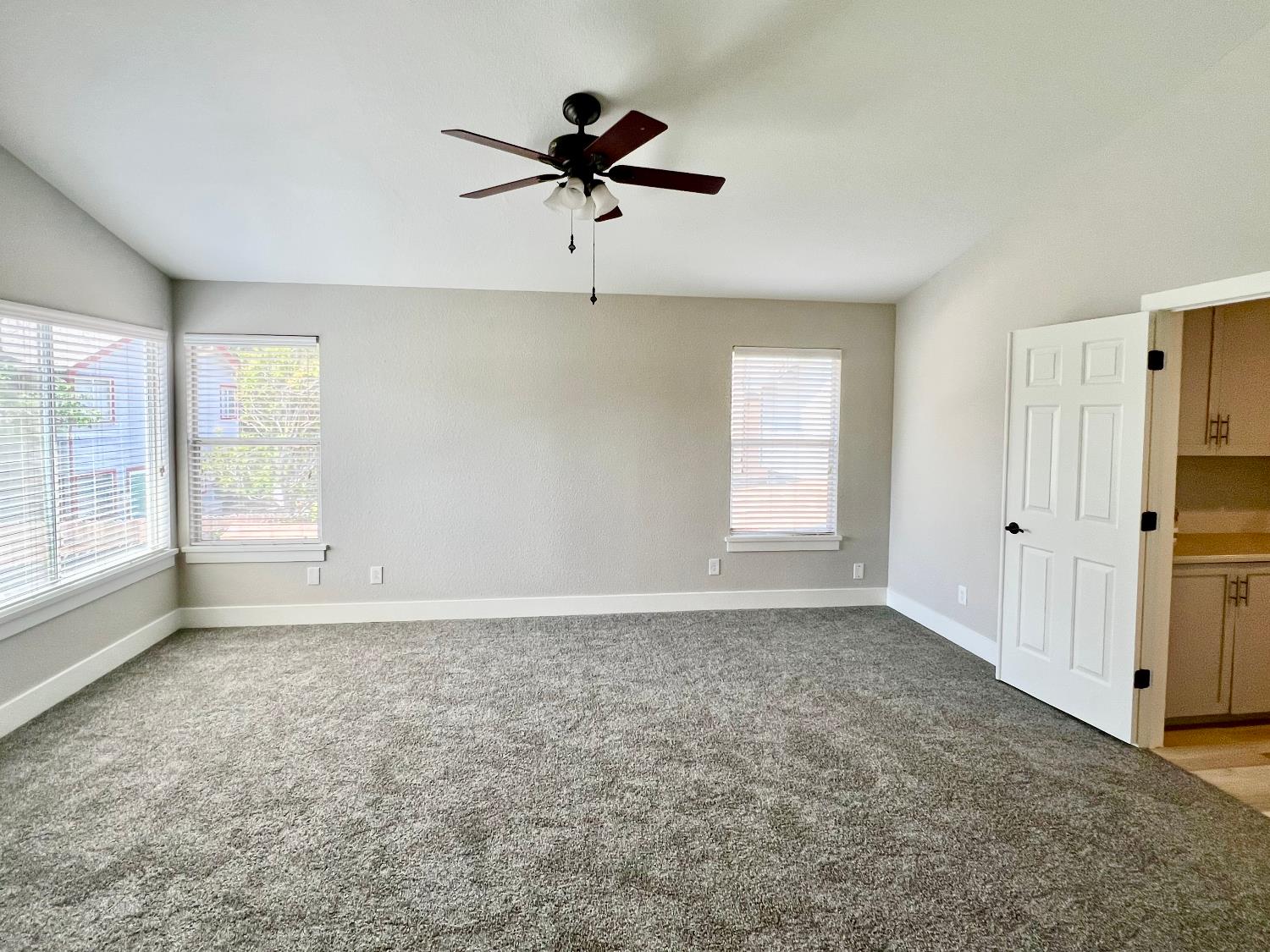 Detail Gallery Image 39 of 48 For 3842 Hunters Glen Pl, Antelope,  CA 95843 - 4 Beds | 3 Baths