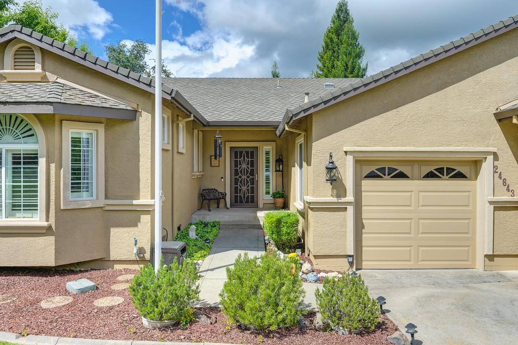 Detail Gallery Image 4 of 62 For 24643 Camelia Way, Auburn,  CA 95602 - 4 Beds | 2 Baths