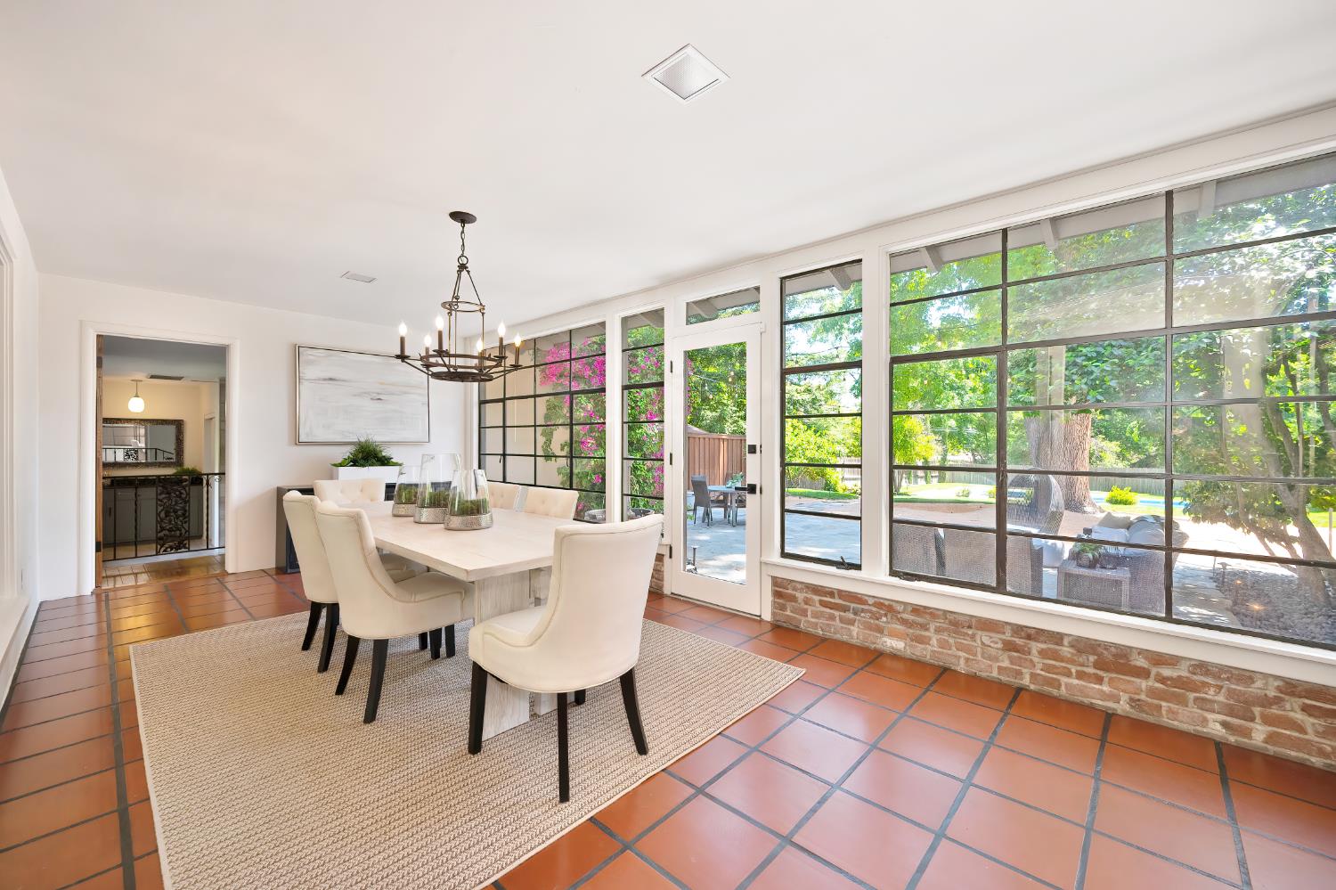 Detail Gallery Image 19 of 64 For 5428 Fair Oaks Blvd, Carmichael,  CA 95608 - 4 Beds | 2 Baths