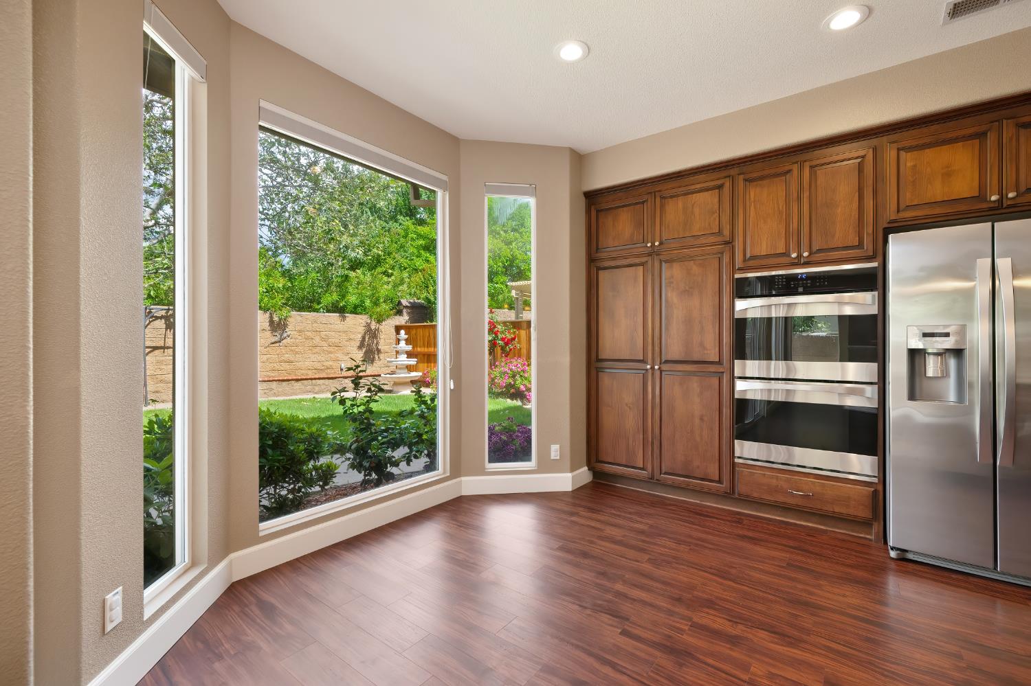 Detail Gallery Image 19 of 52 For 4001 Ironwood Dr, El Dorado Hills,  CA 95762 - 5 Beds | 3 Baths