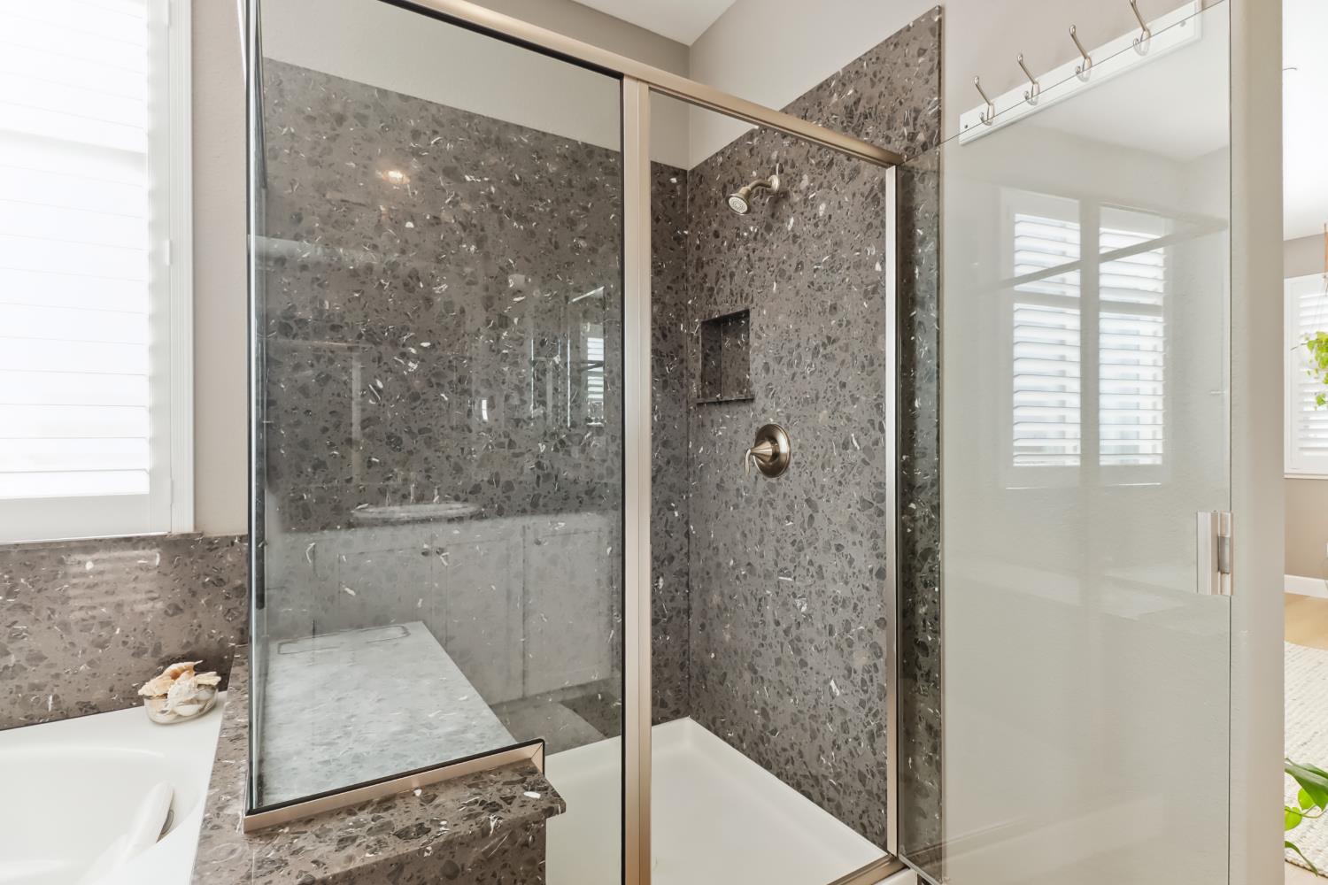 Detail Gallery Image 46 of 69 For 5604 Saratoga Cir, Rocklin,  CA 95765 - 4 Beds | 3/1 Baths