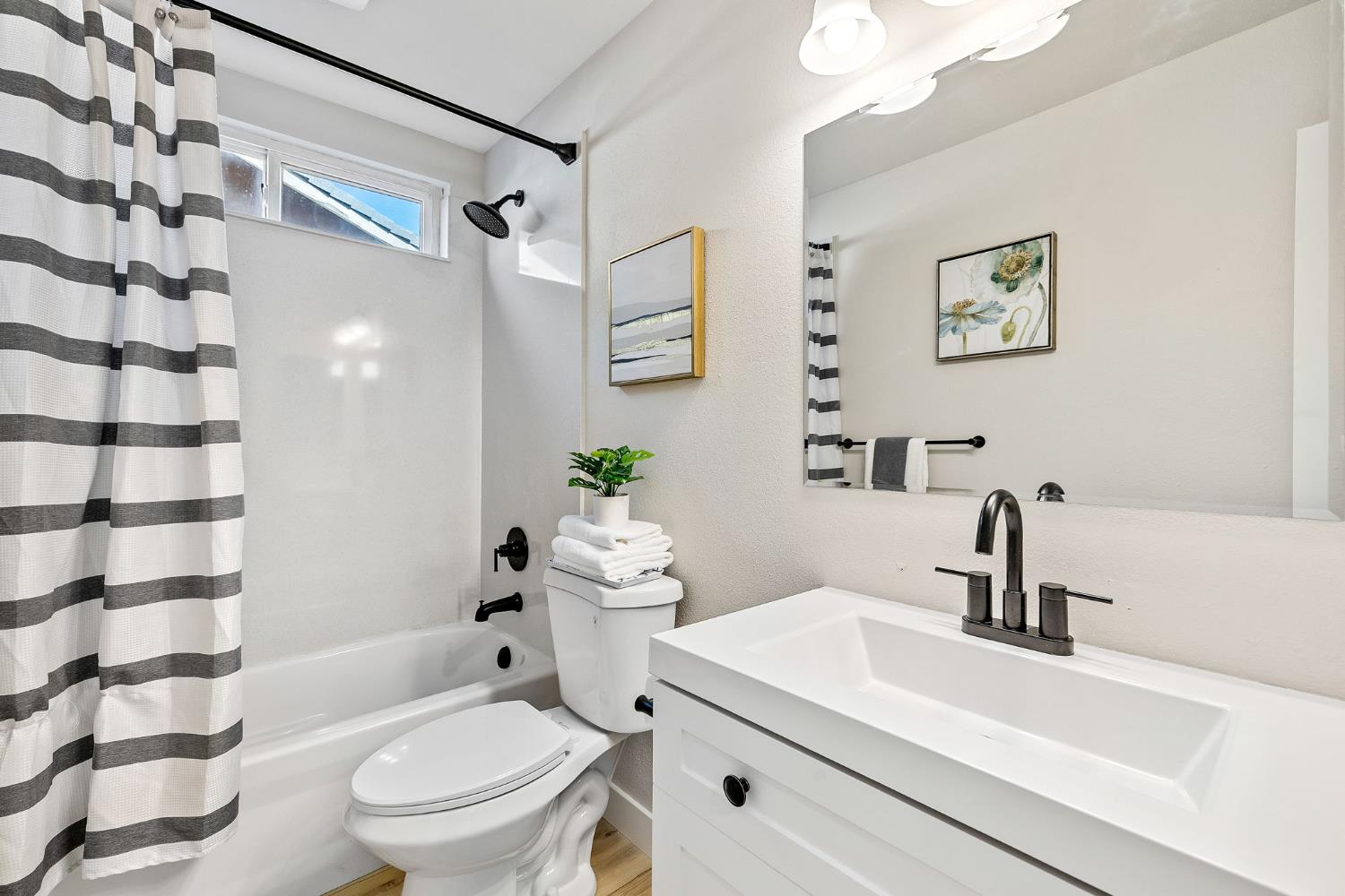 Detail Gallery Image 36 of 43 For 1240 Chuckwagon Dr, Sacramento,  CA 95834 - 3 Beds | 2 Baths