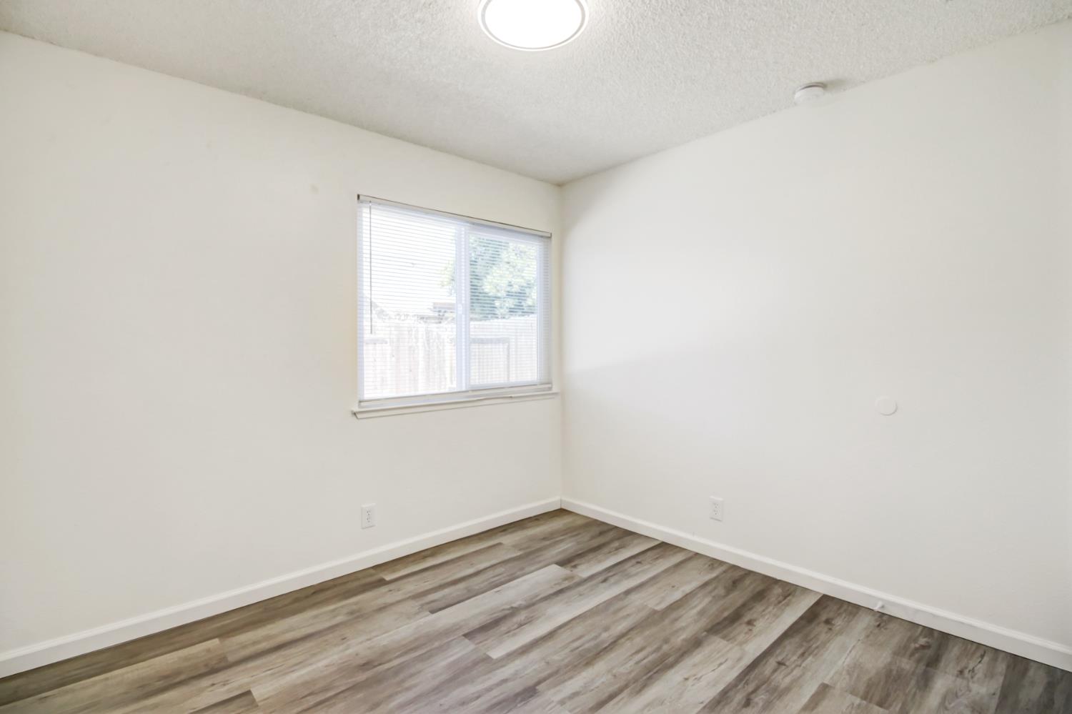 Detail Gallery Image 33 of 48 For 2301 Walnut Grove Way, Rancho Cordova,  CA 95670 - 3 Beds | 2 Baths
