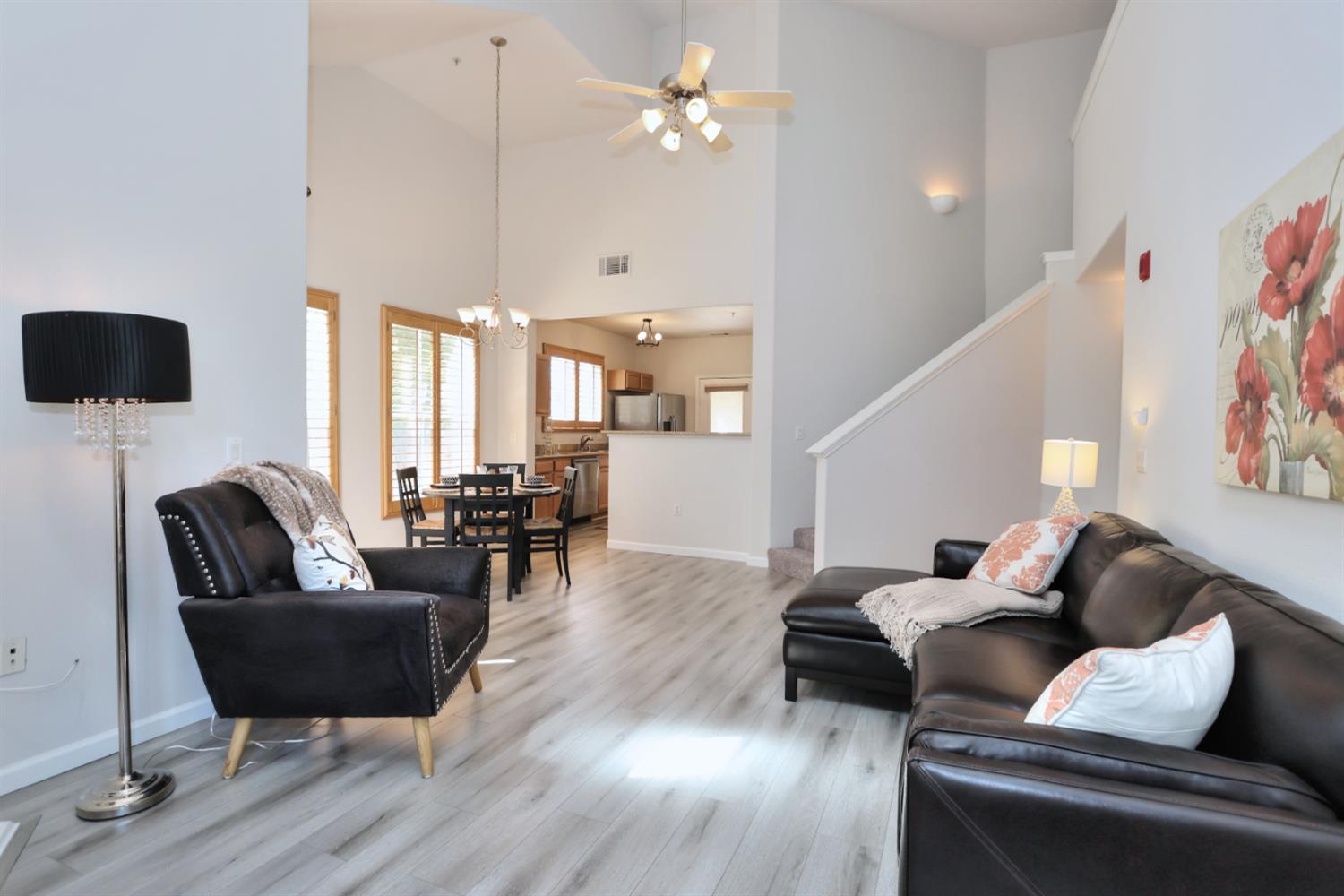 Photo #5: 225039412 Listing: Photo #5