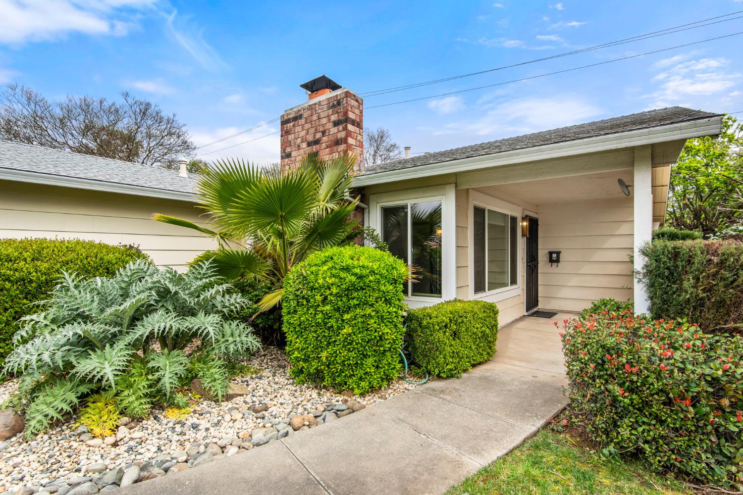 Detail Gallery Image 4 of 35 For 7044 Westchester Way, Citrus Heights,  CA 95621 - 4 Beds | 2 Baths