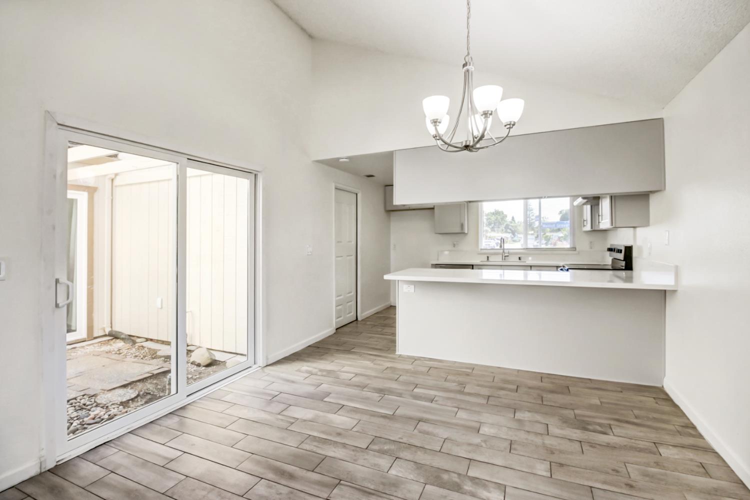 Detail Gallery Image 13 of 48 For 2301 Walnut Grove Way, Rancho Cordova,  CA 95670 - 3 Beds | 2 Baths
