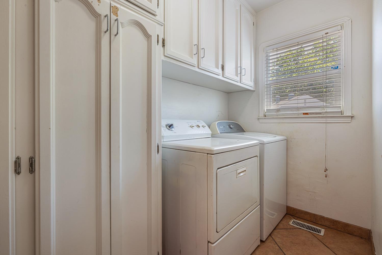 Detail Gallery Image 27 of 42 For 501 N Thor St, Turlock,  CA 95380 - 5 Beds | 2 Baths