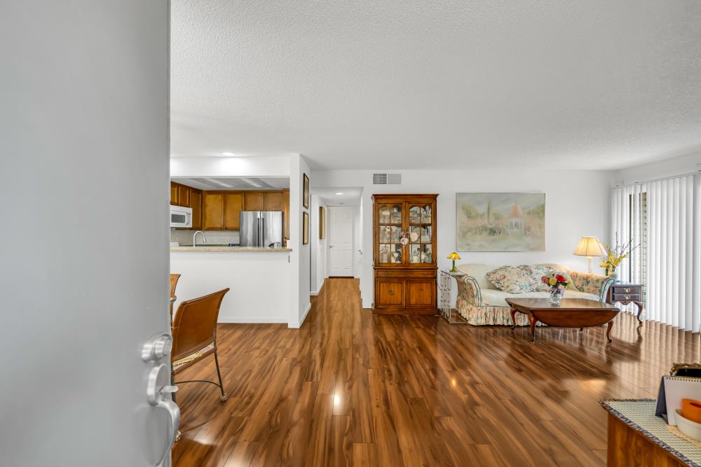 Photo #2: 225063831 Listing 