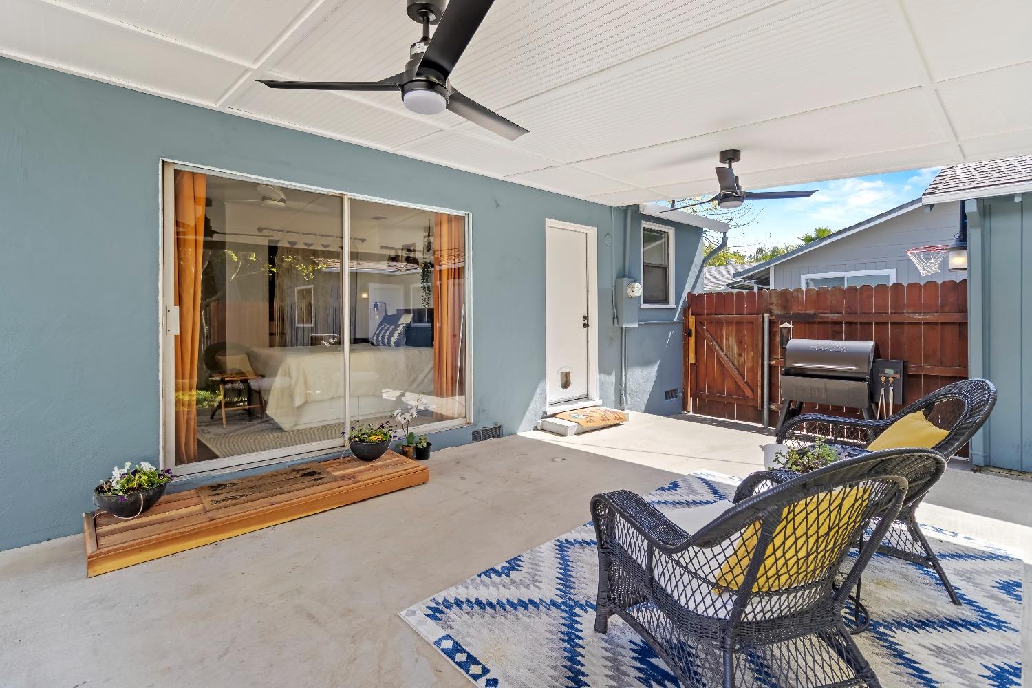 Detail Gallery Image 25 of 25 For 1142 Sherburn Ave, Sacramento,  CA 95822 - 3 Beds | 1 Baths
