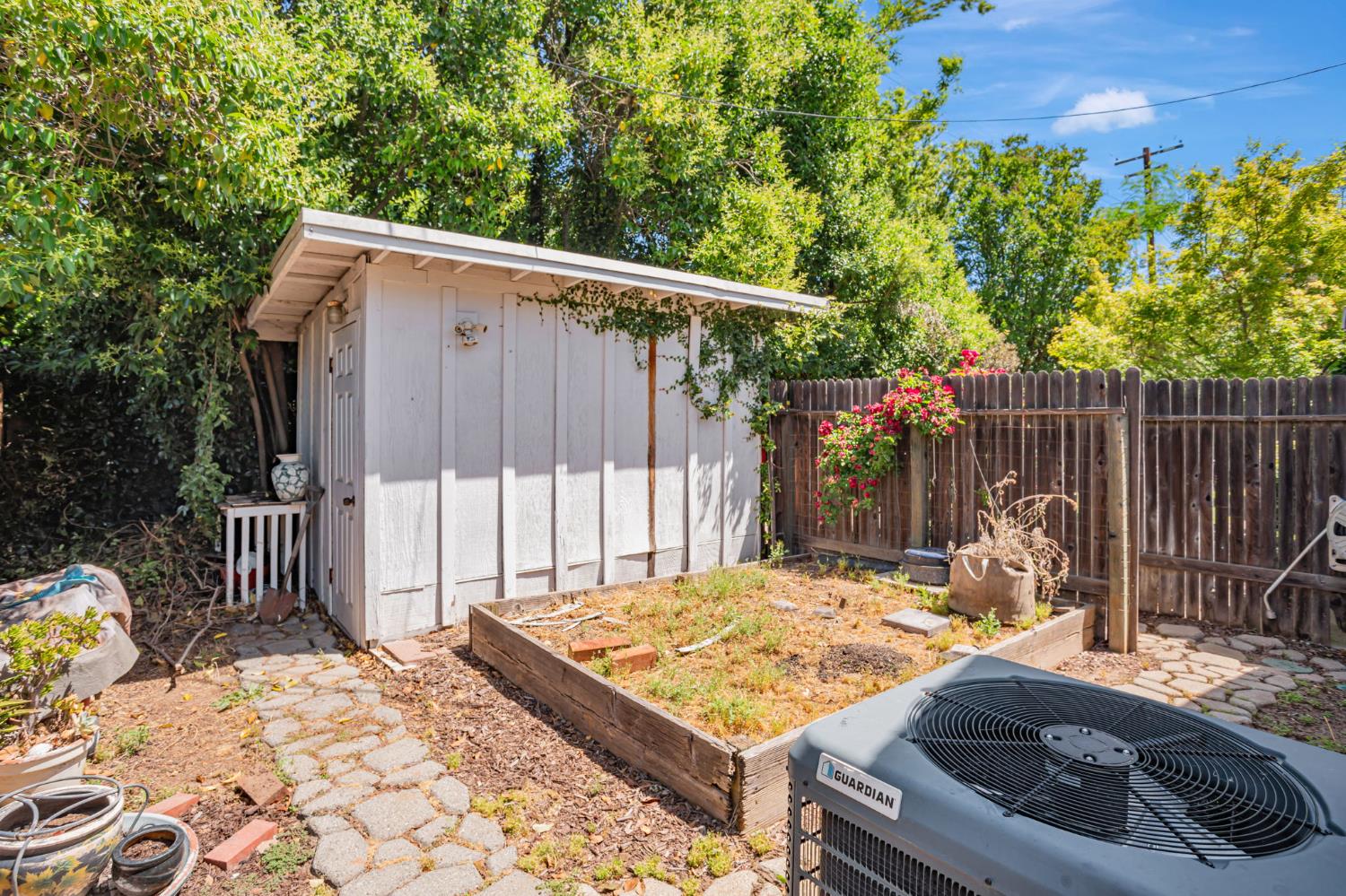 Detail Gallery Image 40 of 42 For 3005 La via Way, Sacramento,  CA 95825 - 4 Beds | 2 Baths