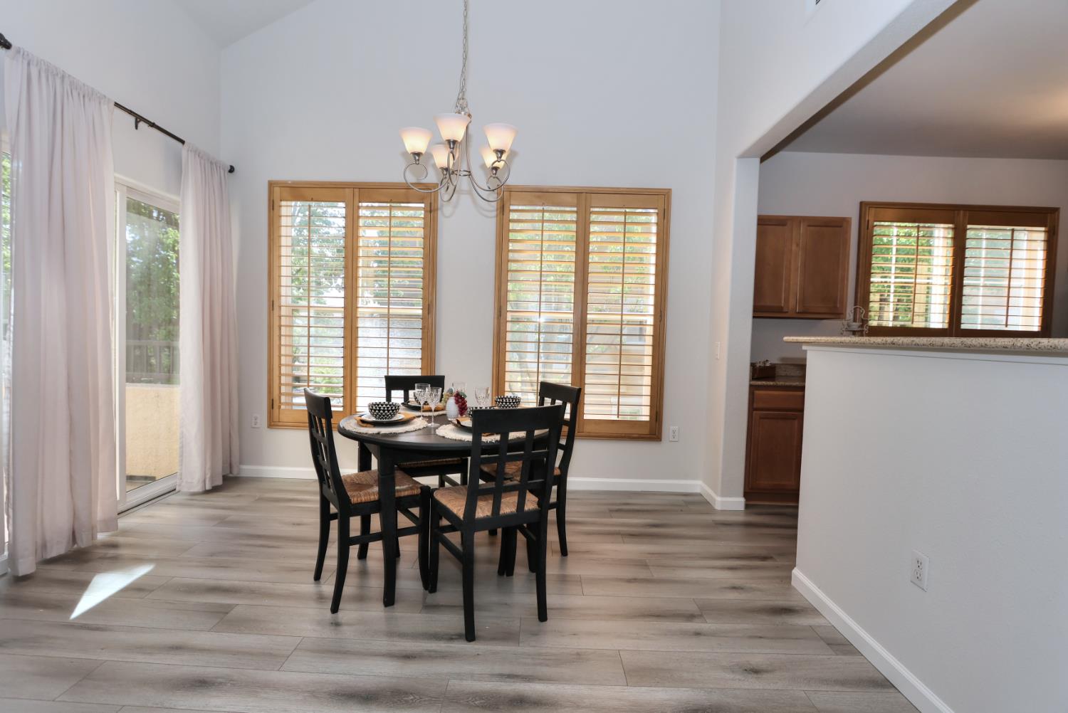 Photo #8: 225039412 Listing: Photo #8