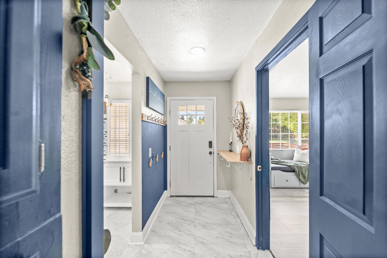 Detail Gallery Image 11 of 66 For 2915 Baronet Way, Sacramento,  CA 95833 - 4 Beds | 2 Baths