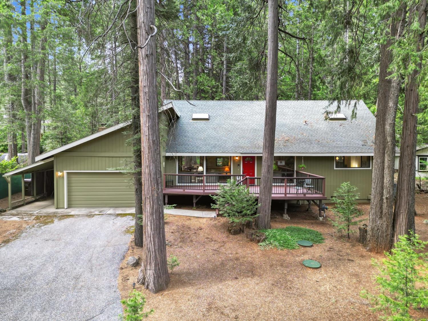 Detail Gallery Image 1 of 98 For 13480 Red Dog Rd, Nevada City,  CA 95959 - 3 Beds | 2/1 Baths