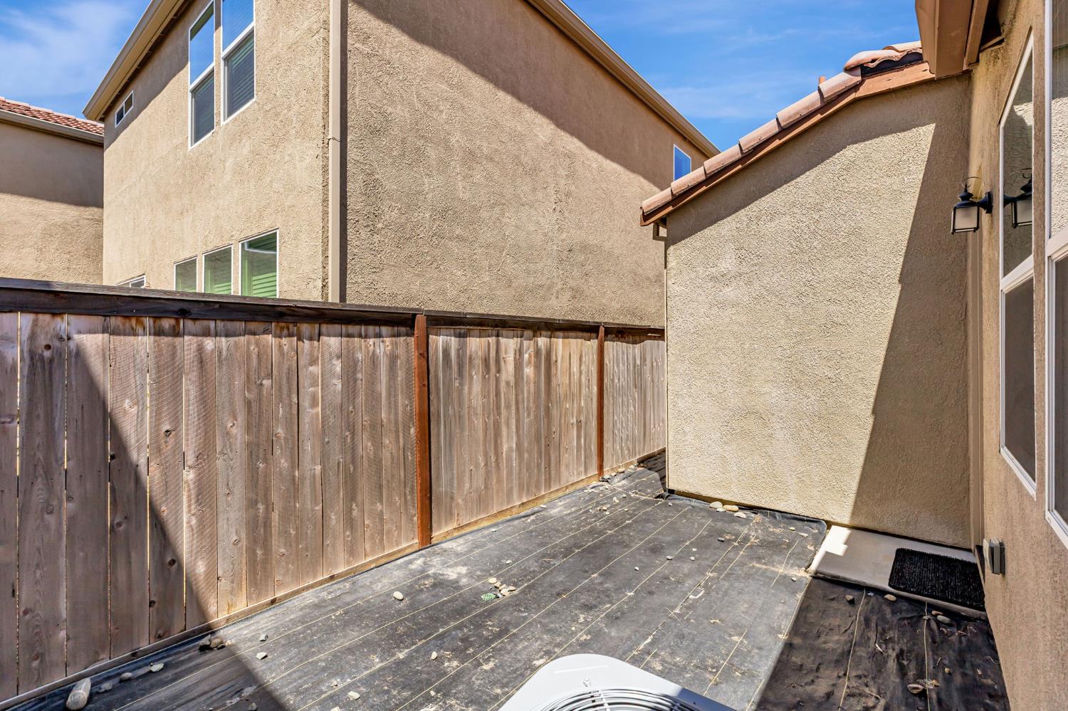 Detail Gallery Image 37 of 48 For 4630 Ocean Ln, Elk Grove,  CA 95757 - 2 Beds | 2 Baths