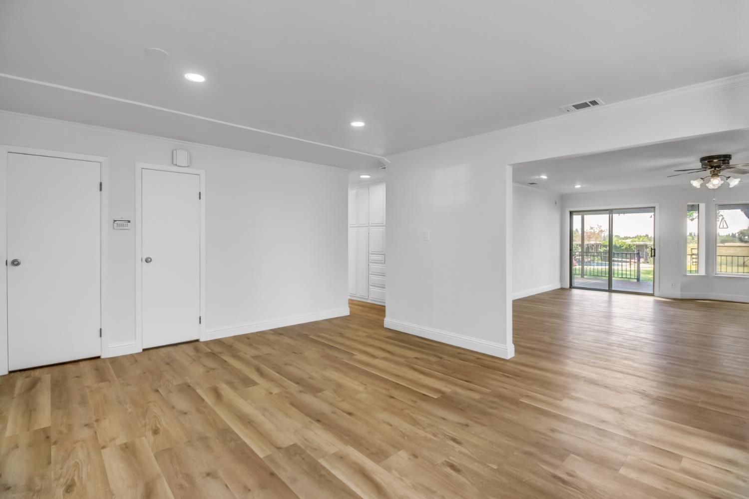 Detail Gallery Image 23 of 82 For 10376 Spiva Rd, Sacramento,  CA 95829 - 4 Beds | 2 Baths