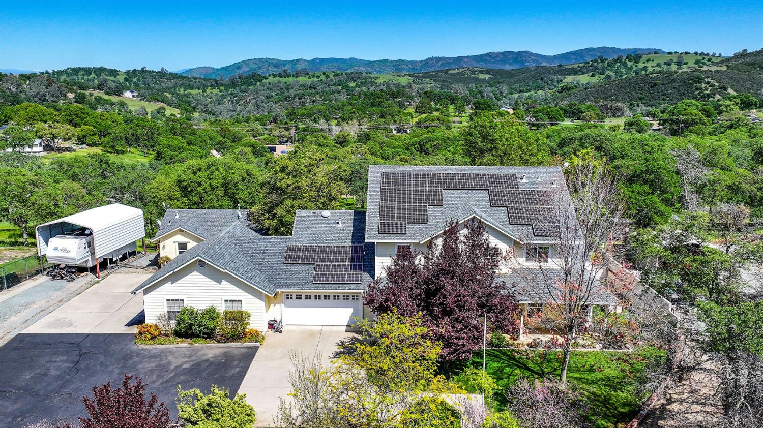 Detail Gallery Image 3 of 83 For 5753 Treosti Pl, Valley Springs,  CA 95252 - 5 Beds | 3/1 Baths