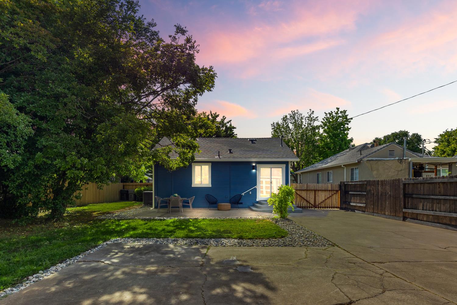 Detail Gallery Image 41 of 55 For 3517 Santa Cruz Way, Sacramento,  CA 95817 - 3 Beds | 3 Baths