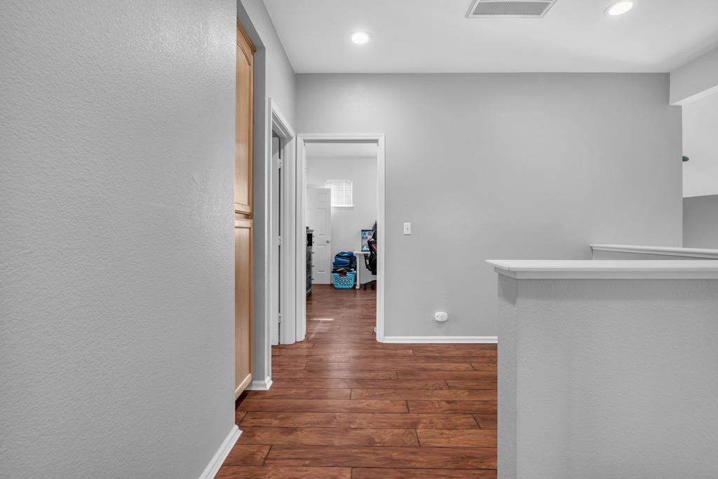 Detail Gallery Image 35 of 72 For 2709 Peridot Dr, Rescue,  CA 95672 - 4 Beds | 3 Baths