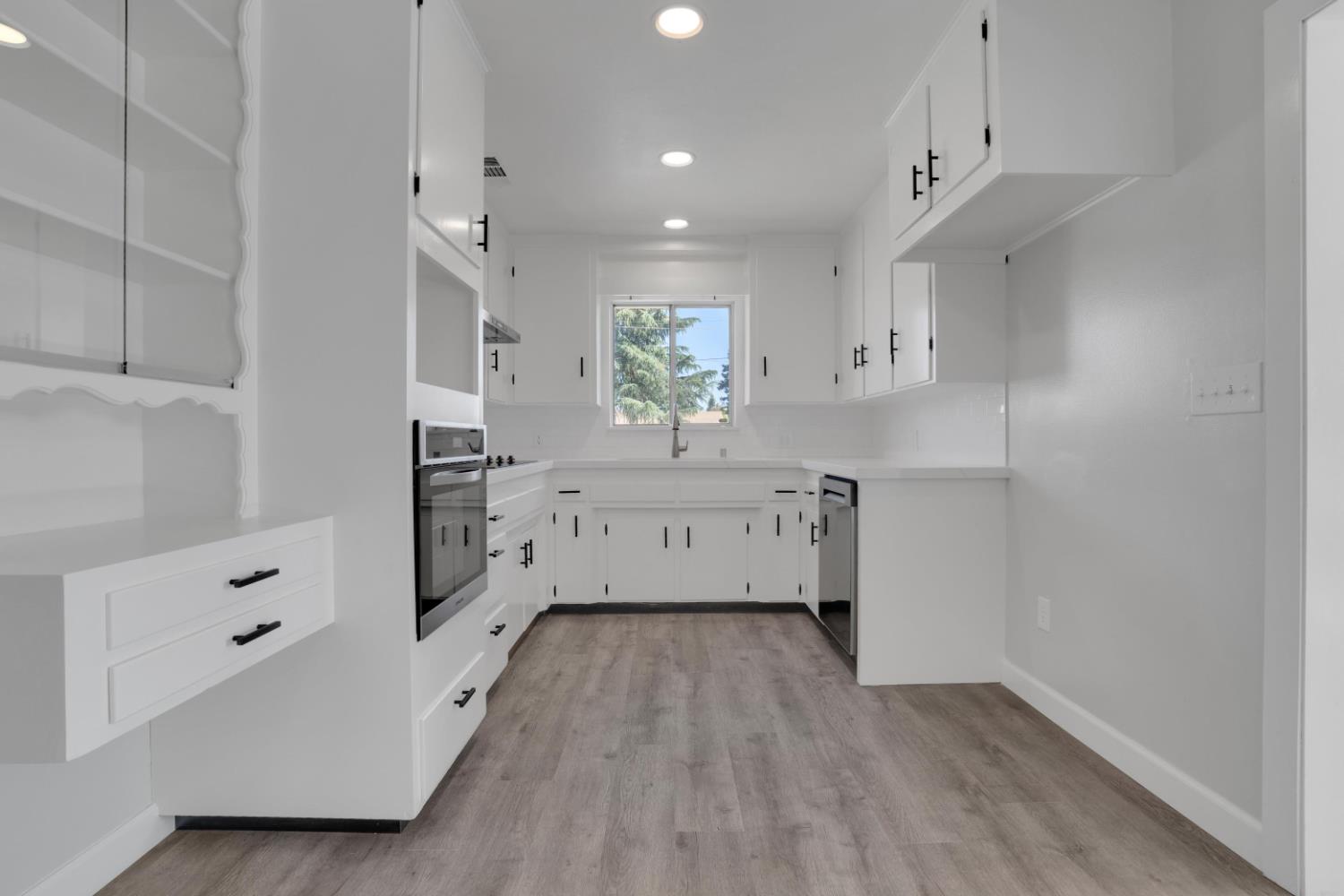 Detail Gallery Image 7 of 42 For 1412 E Glenwood Ave, Turlock,  CA 95380 - 2 Beds | 1/1 Baths