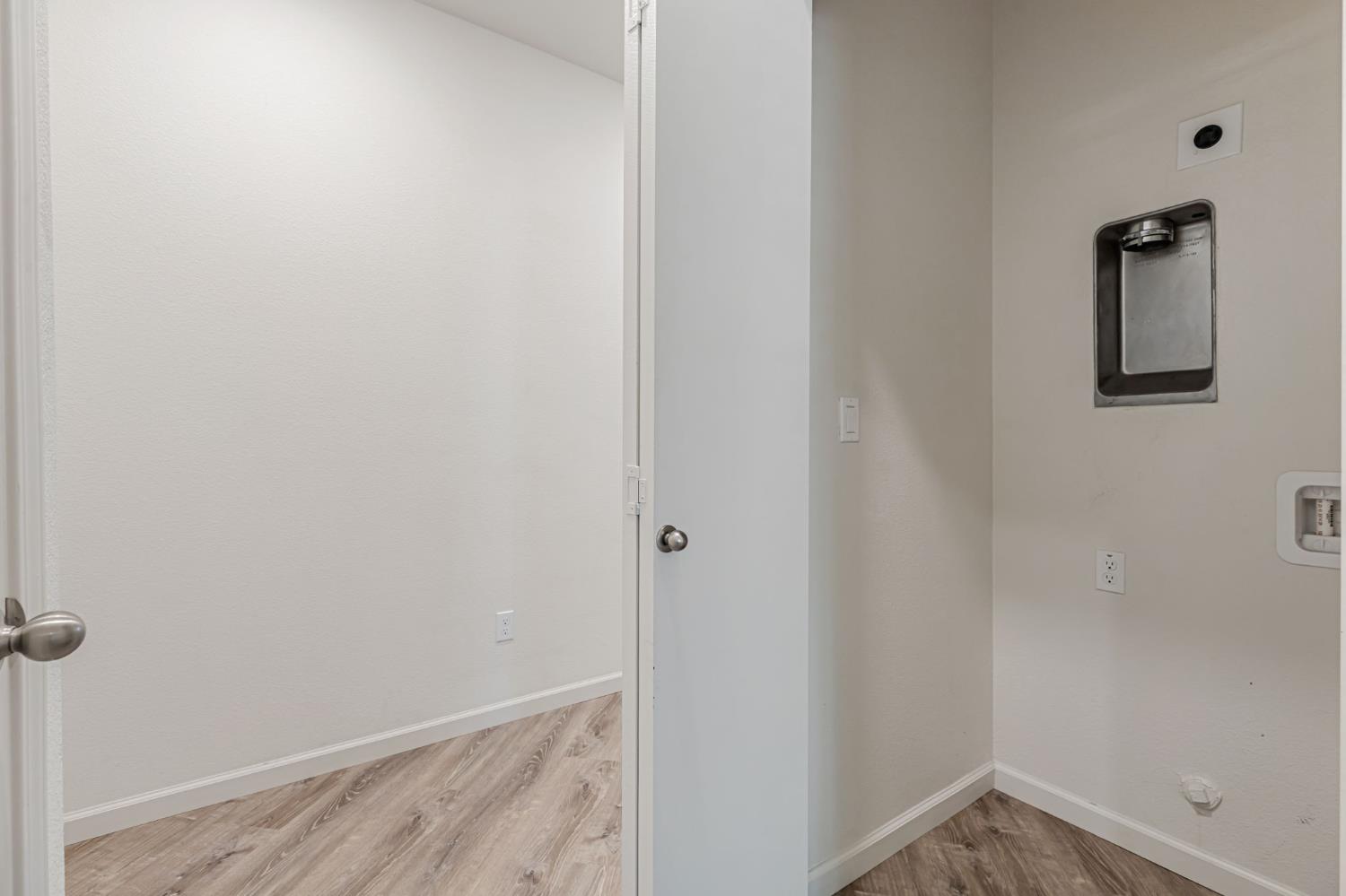 Detail Gallery Image 31 of 48 For 4630 Ocean Ln, Elk Grove,  CA 95757 - 2 Beds | 2 Baths