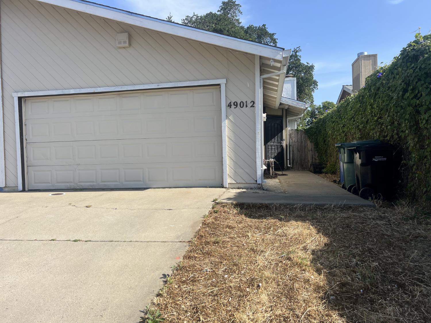 Detail Gallery Image 3 of 33 For 4901 Morningstar Dr #2,  Sacramento,  CA 95824 - 3 Beds | 2 Baths