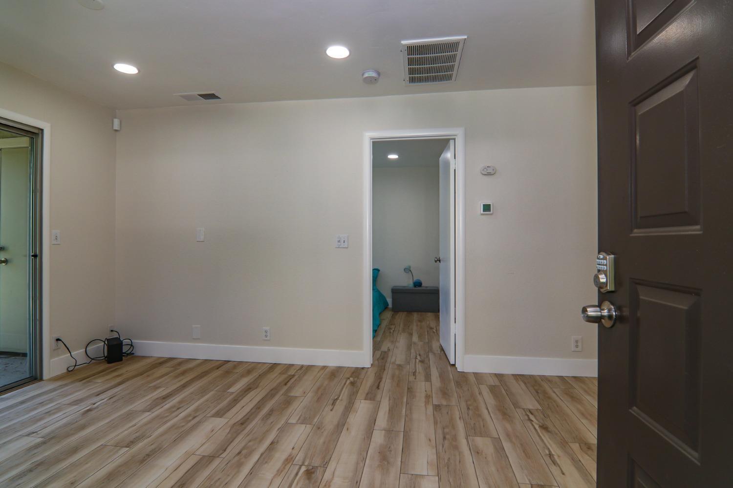 Detail Gallery Image 8 of 34 For 104 La Contera Ct #140,  Sacramento,  CA 95834 - 1 Beds | 1 Baths
