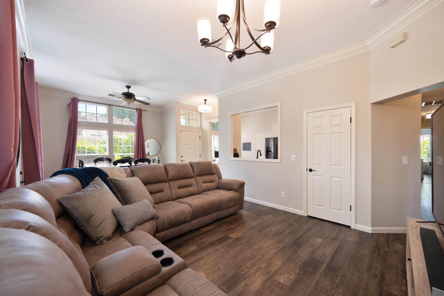 Detail Gallery Image 11 of 29 For 15205 Medella Cir, Sloughhouse,  CA 95683 - 3 Beds | 2 Baths