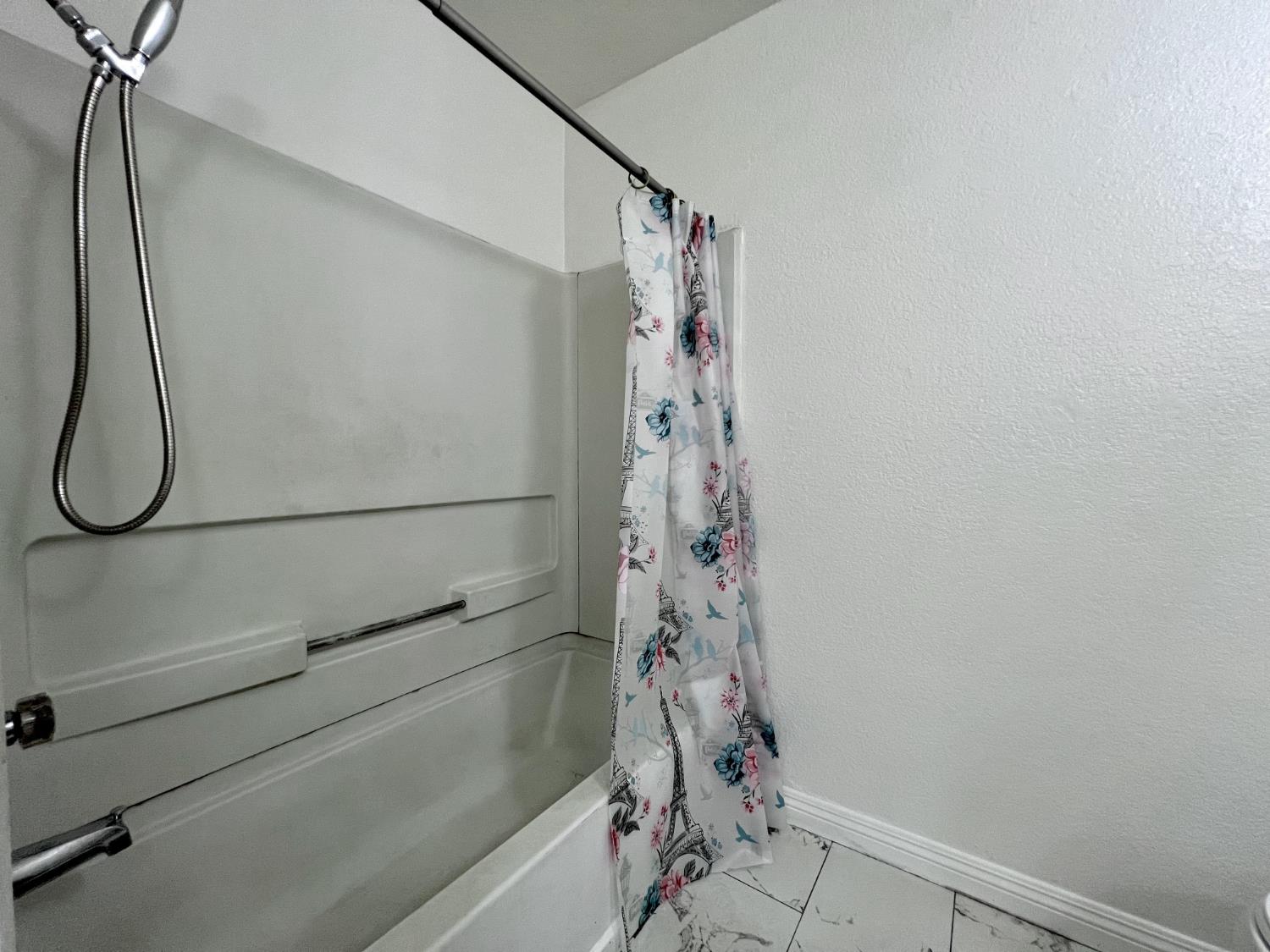 Detail Gallery Image 14 of 33 For 4901 Morningstar Dr #2,  Sacramento,  CA 95824 - 3 Beds | 2 Baths