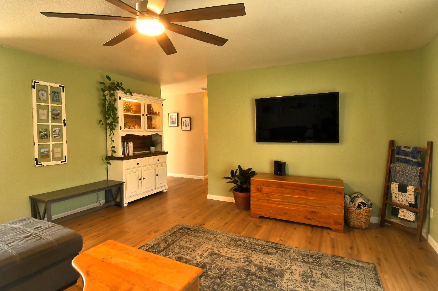Detail Gallery Image 5 of 28 For 2045 Pajaro Ct, Livingston,  CA 95334 - 3 Beds | 2 Baths