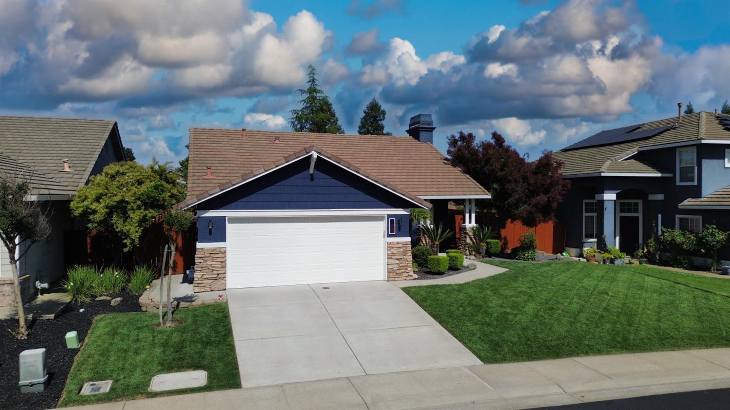 Detail Gallery Image 8 of 48 For 1575 Larkflower Way, Lincoln,  CA 95648 - 3 Beds | 2 Baths