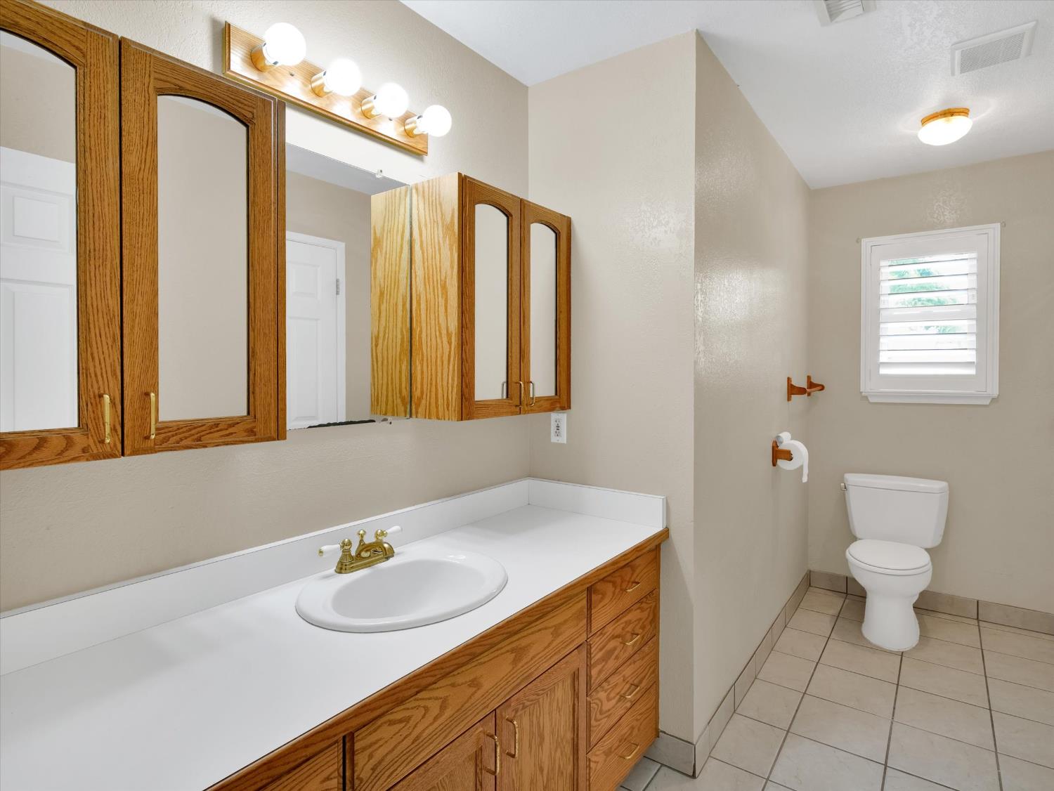 Detail Gallery Image 17 of 36 For 1270 E a St, Oakdale,  CA 95361 - 3 Beds | 2 Baths