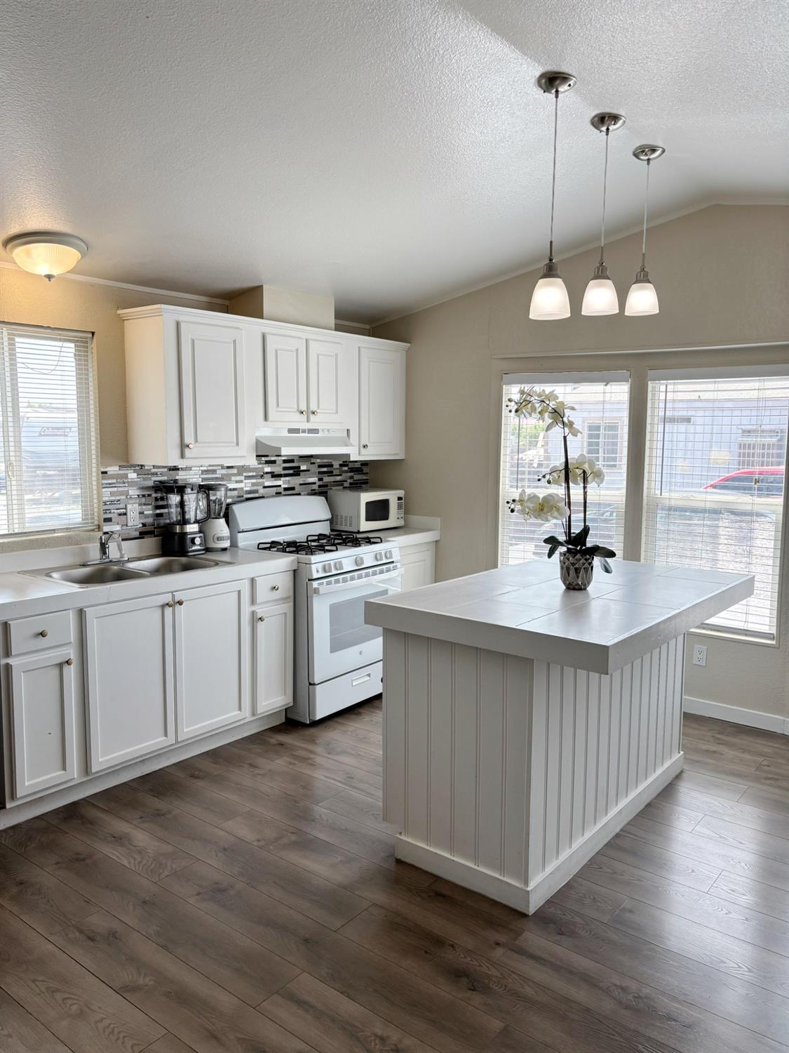 Detail Gallery Image 10 of 27 For 555 Moffat Blvd 49, Manteca,  CA 95336 - 3 Beds | 1 Baths