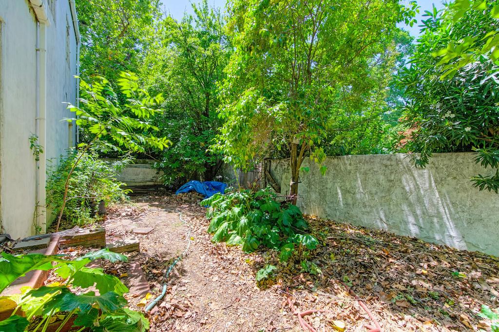 Detail Gallery Image 33 of 34 For 1701 4th Ave, Sacramento,  CA 95818 - 3 Beds | 1/1 Baths