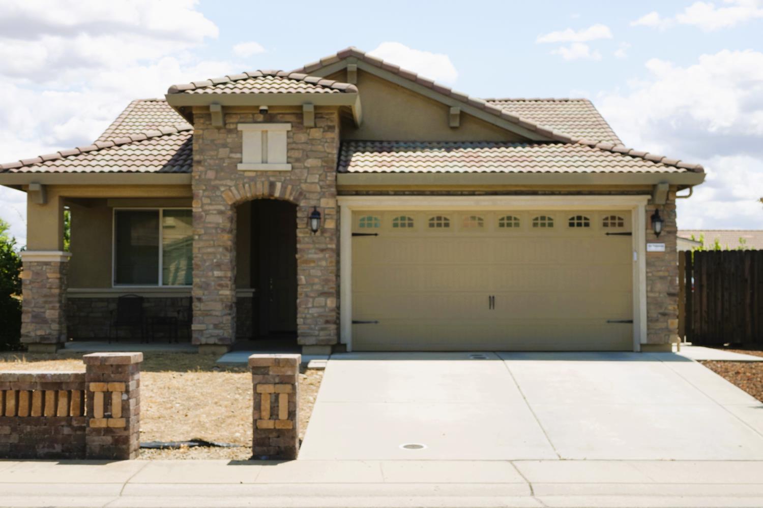 Detail Gallery Image 1 of 3 For 11030 Carmenet Way, Rancho Cordova,  CA 95670 - 3 Beds | 2 Baths