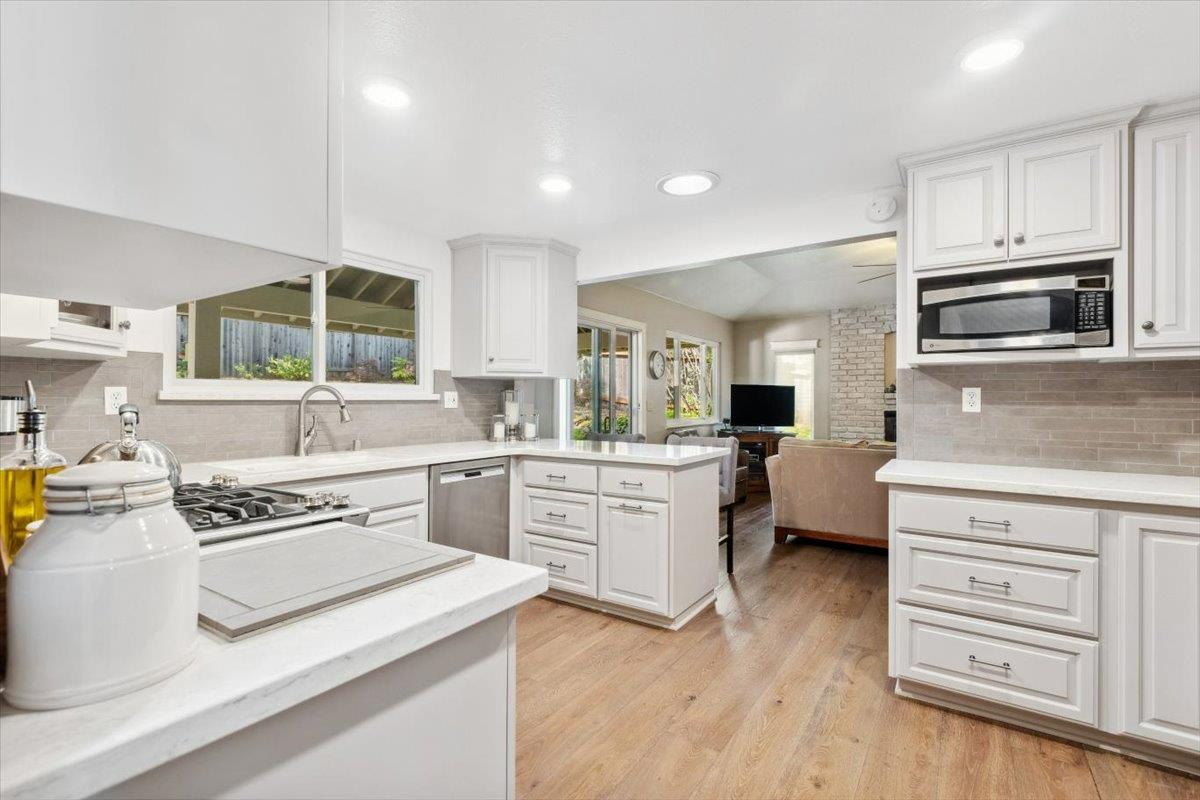 Detail Gallery Image 7 of 24 For 1140 Oak Tree Cir, El Dorado Hills,  CA 95762 - 3 Beds | 2 Baths